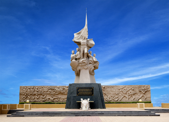 Tượng đài tưởng niệm liệt sĩ cầu Cỏ May - Xí Nghiệp Mỹ Thuật Và Trang Trí Hacomy